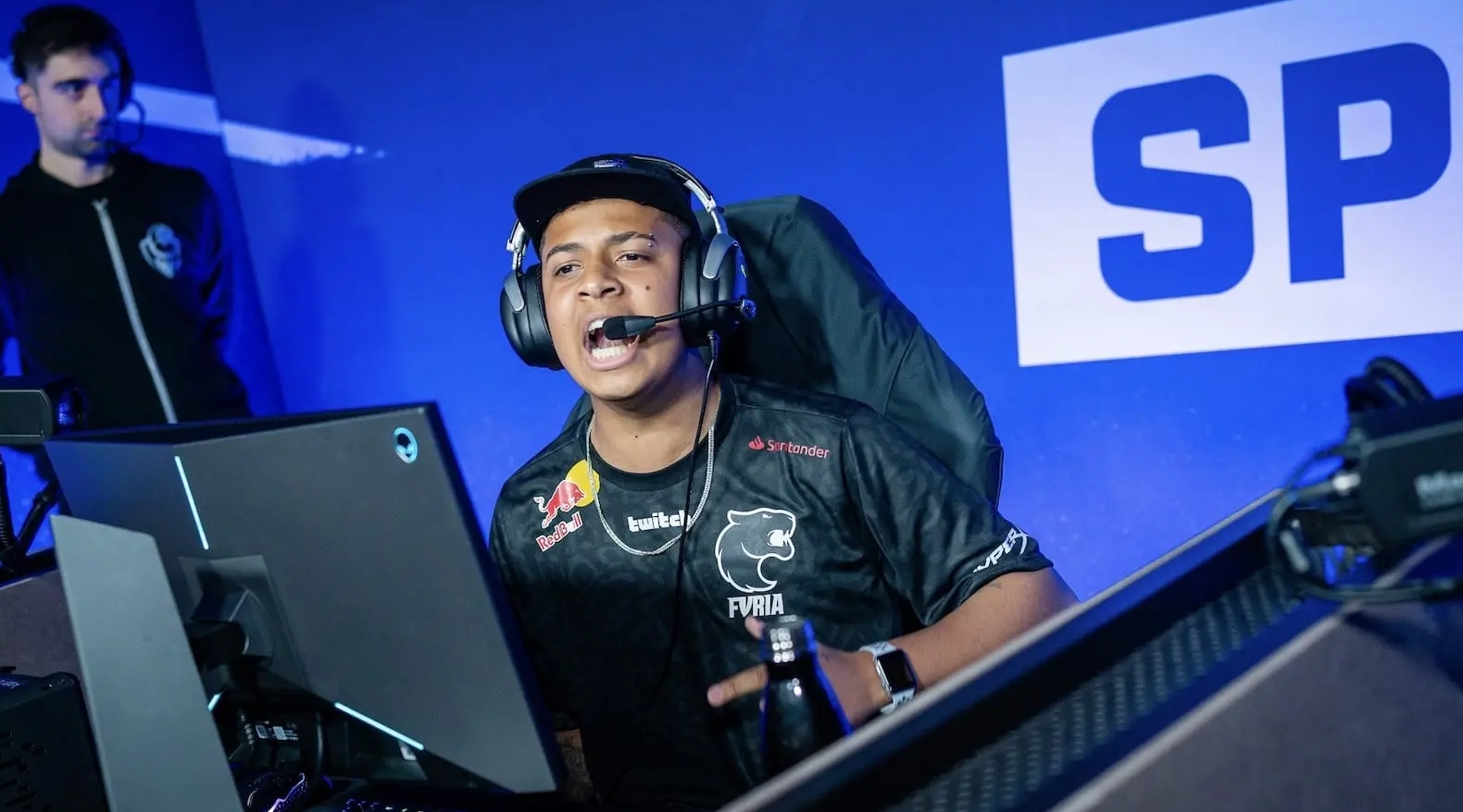 在此前的中 在此前的中