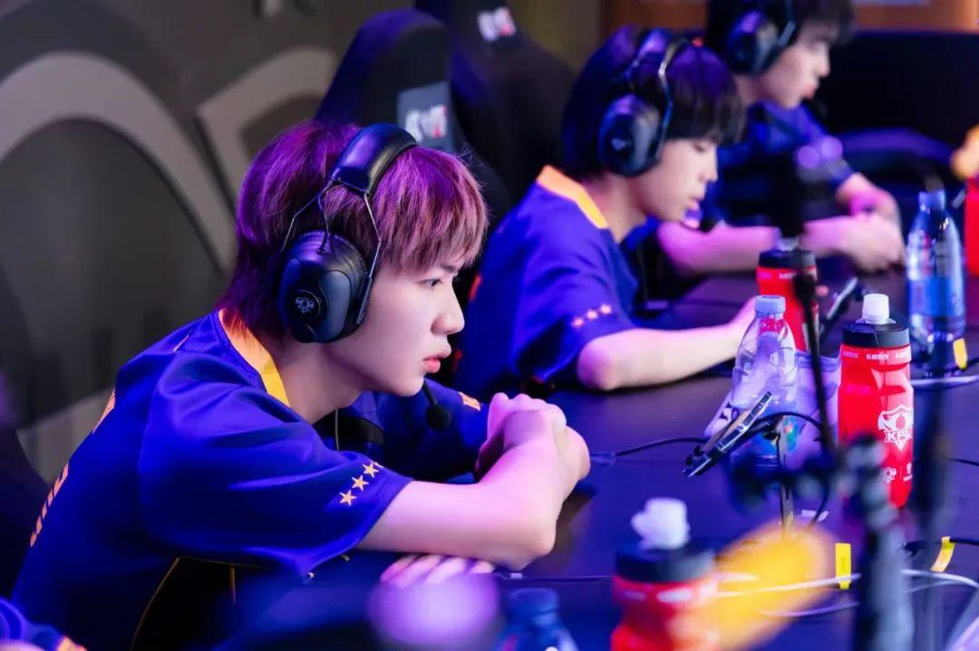 球队面对不 球队面对不